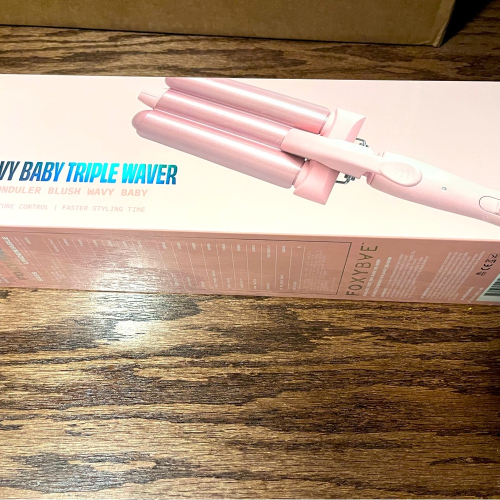 FoxyBae Triple Waver